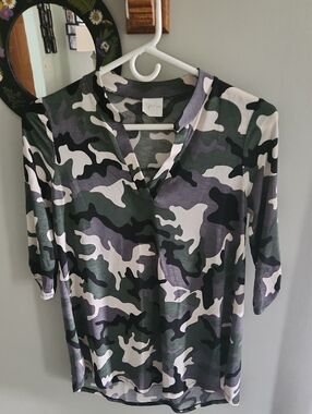 Sew In Love Green Camo V-Neck 3/4 Sleeve Tunic